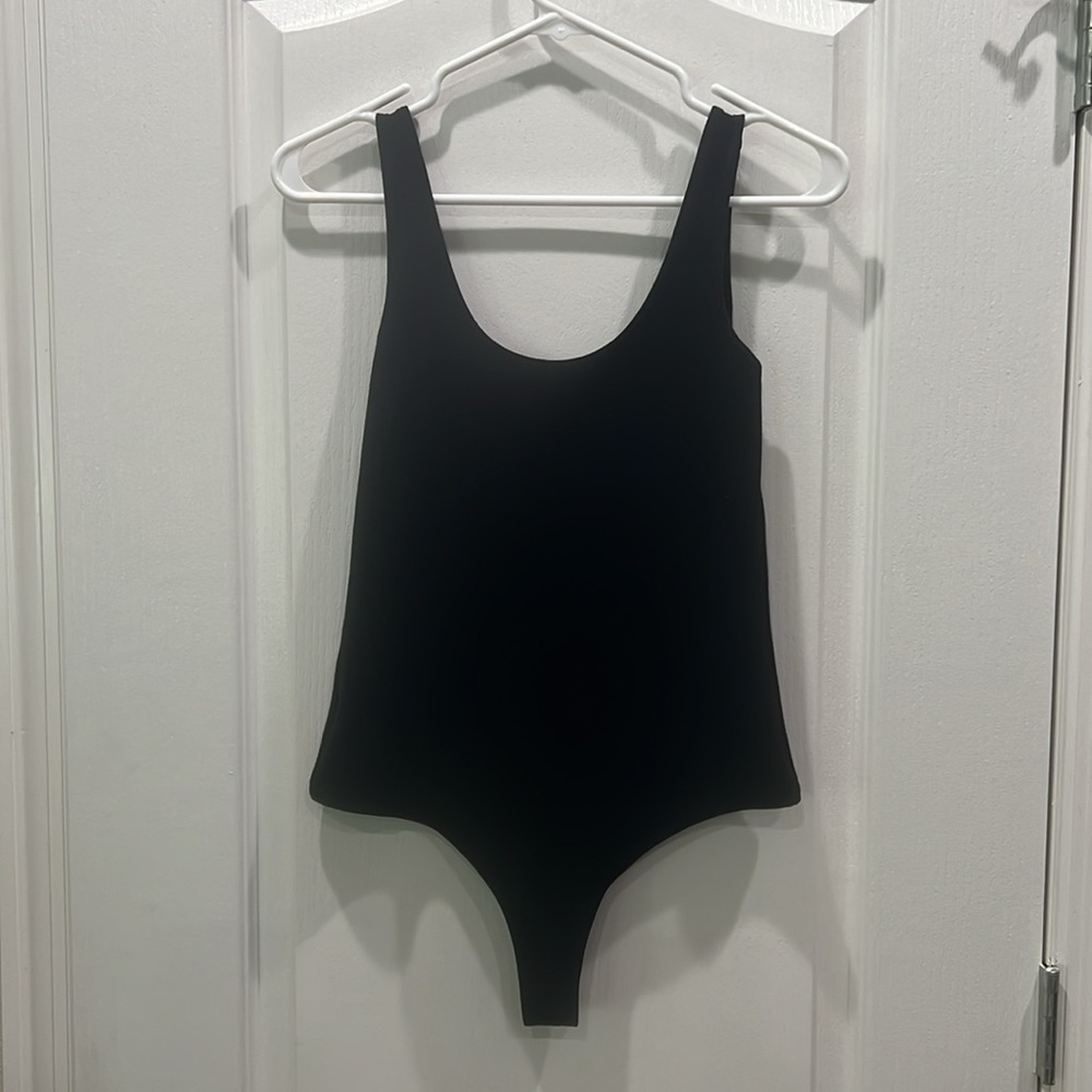 Black Scoop Neck Bodysuit - Picture 4 of 4